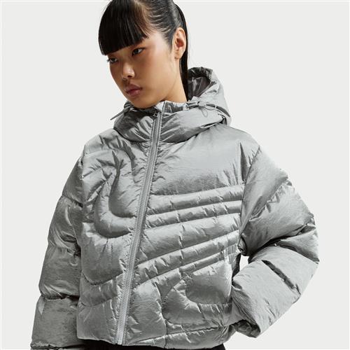 Oversized Nike Swoosh Series Therma-FIT-dynejakke til kvinder - grå