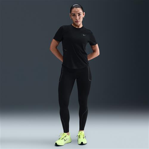 Nike Swift 7/8-løbeleggings med høj talje og reflekterende detaljer til kvinder - sort