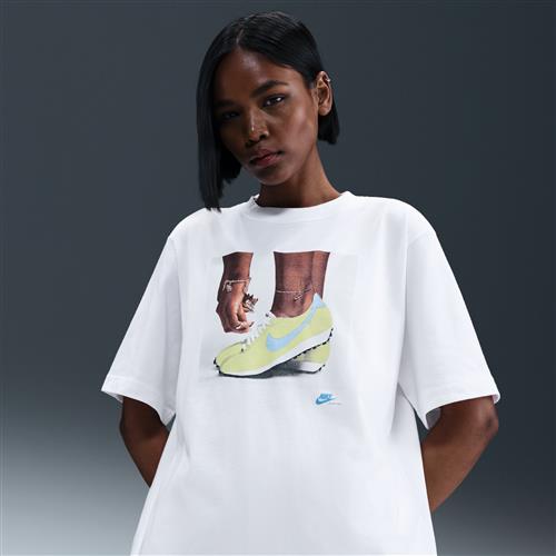 Nike løstsiddende T-shirt til kvinder - hvid