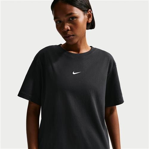 Oversized Nike Classic T-shirt til kvinder - sort