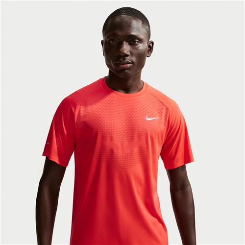 Kortærmet Nike Stride Dri-FIT ADV-løbetop til mænd - rød