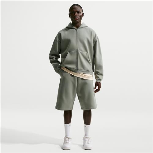 Nike Standard Issue Therma-FIT-basketballshorts i fleece (35 cm) til mænd - grå