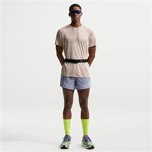 Nike Stride Plus Dri-FIT-løbeshorts med indershorts (13 cm) til mænd - lilla