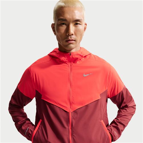 Nike Impossibly Light Windrunner-løbejakke til mænd - rød