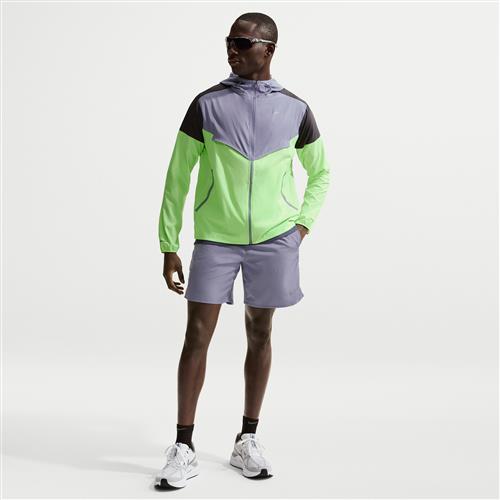 Nike Challenger Dri-FIT 7-løbeshorts (18 cm) med indershorts til mænd - lilla