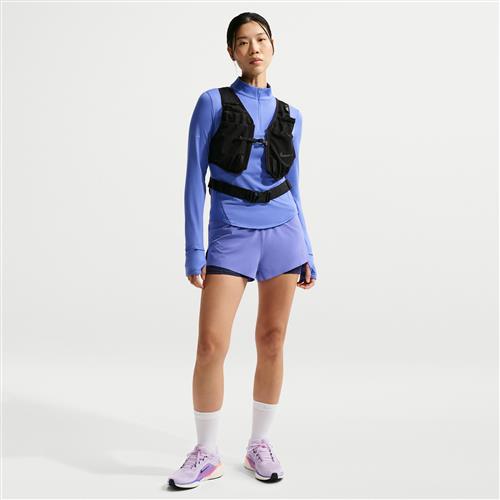 Nike Swift Dri-FIT 2-i-1-løbeshorts med mellemhøj talje til kvinder - blå