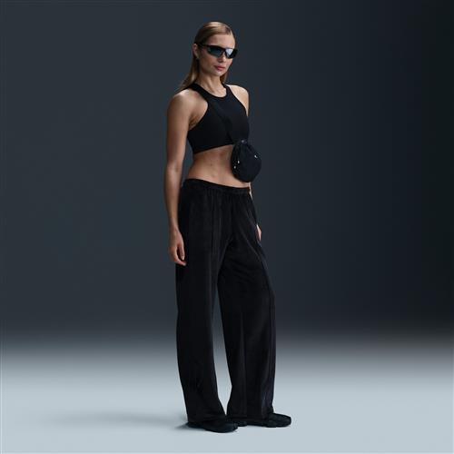 Maskinstrikket Nike Chill-velourbukser med mellemhøj talje til kvinder - sort