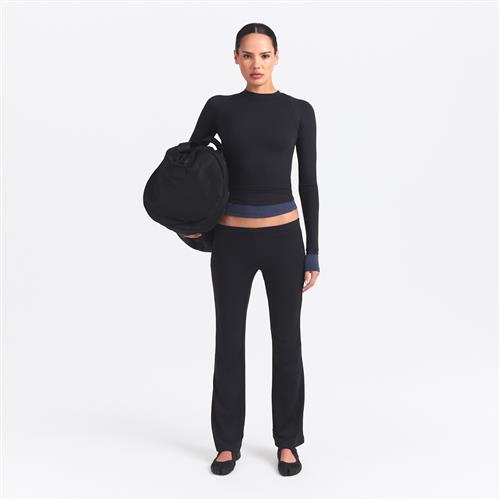 NikeSKIMS Airy-bukser med lige ben til kvinder - sort