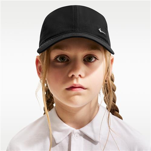 Nike Dri-FIT Metal Swoosh Club-kasket til mindre børn - sort