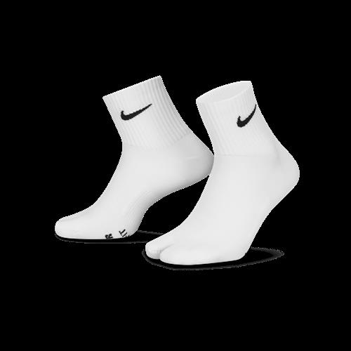 Lette Nike Everyday Plus-ankelstrømper med opdelt tå - hvid