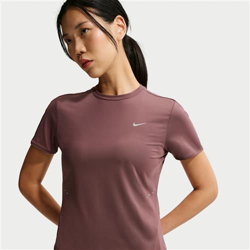 Kortærmet Nike Swift Dri-FIT-løbeoverdel til kvinder - lilla