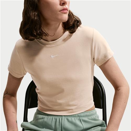 Kort, maskinstrikket Nike Chill-T-shirt til kvinder - brun