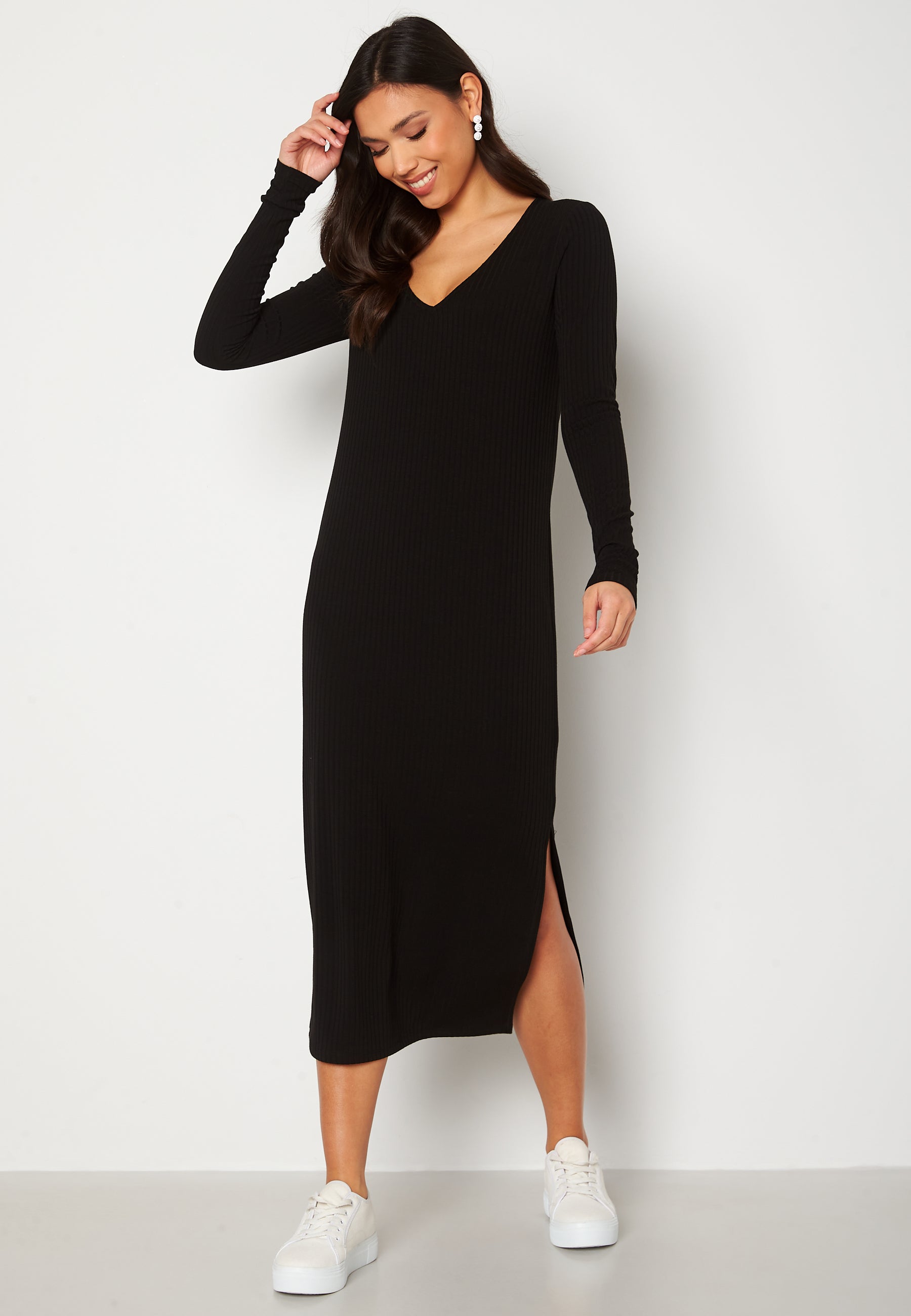 BUBBLEROOM Najda deep v-neck dress
