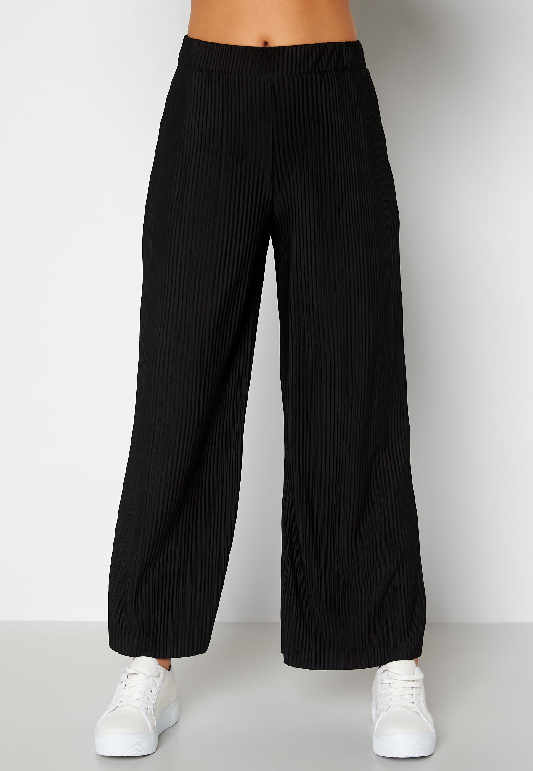BUBBLEROOM Lola pleated cropped trousers