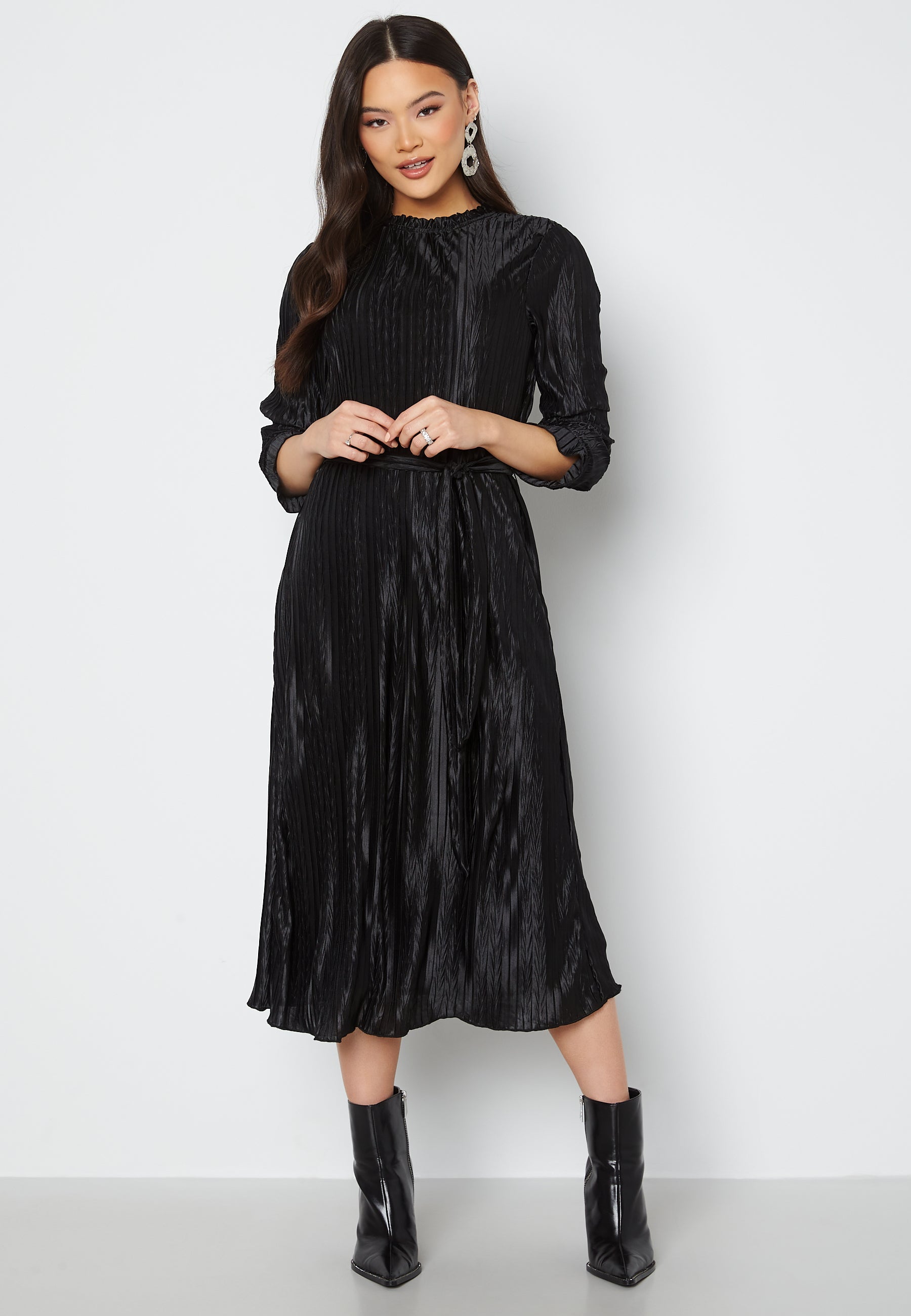 VILA Mari High-Neck Midi Dress