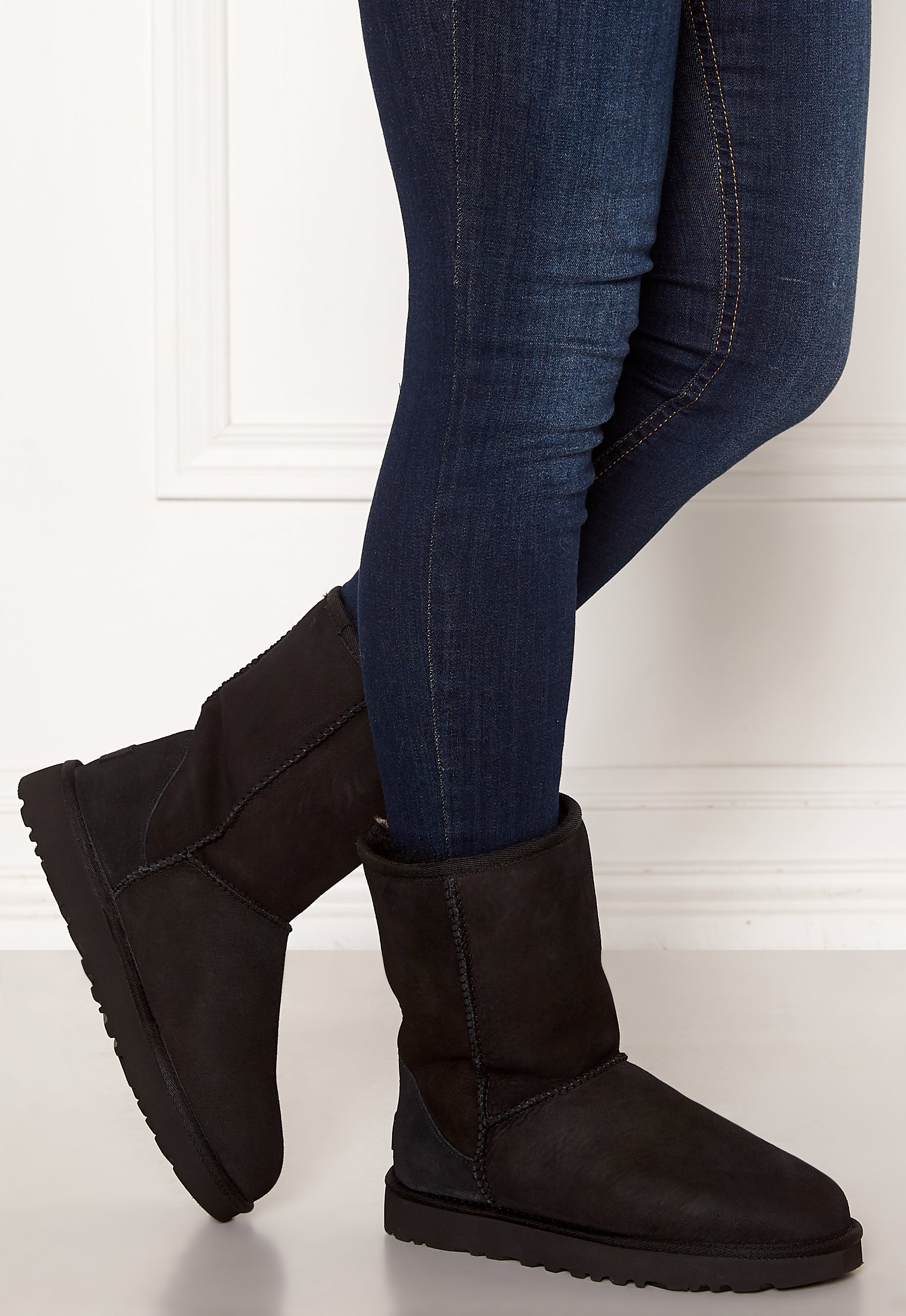 UGG Classic Short II