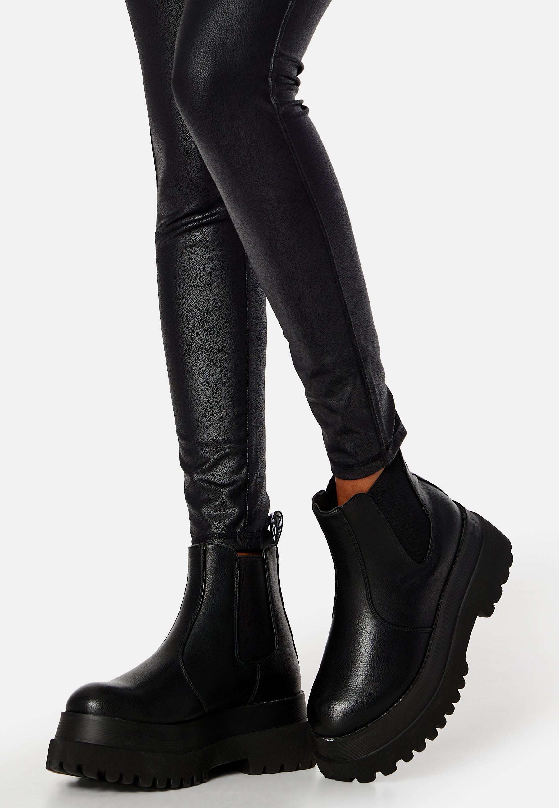 Bianco Gas Low Chelsea Boots