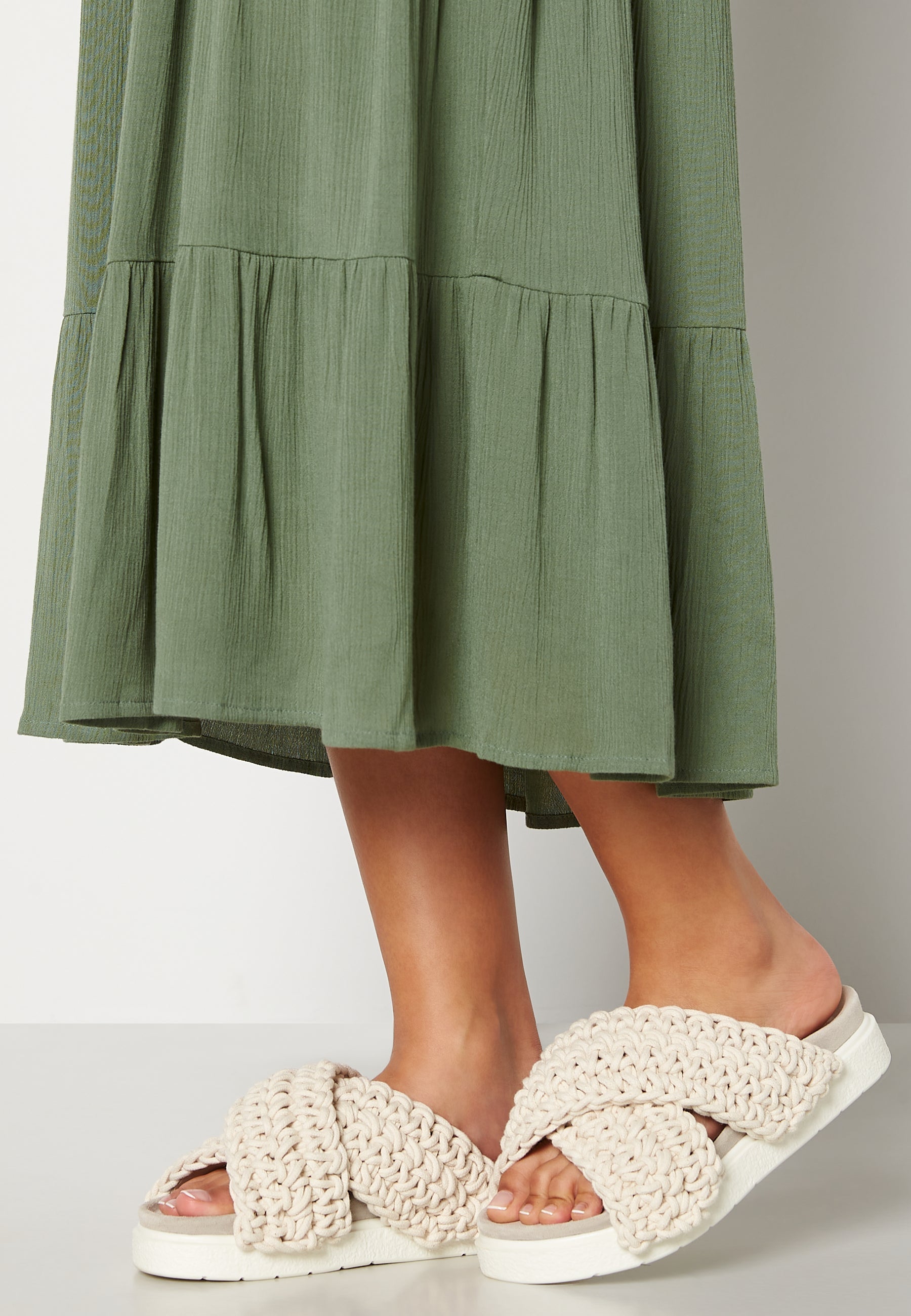 INUIKII Slipper Woven