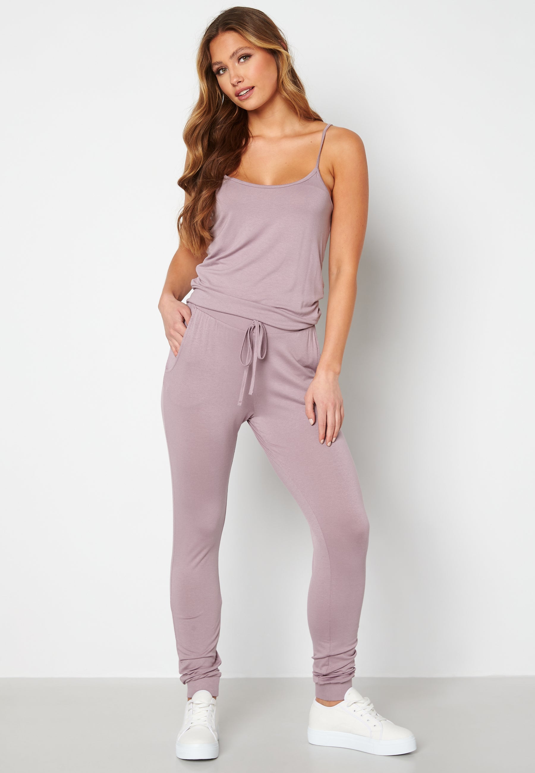 Happy Holly Yanelle lounge set