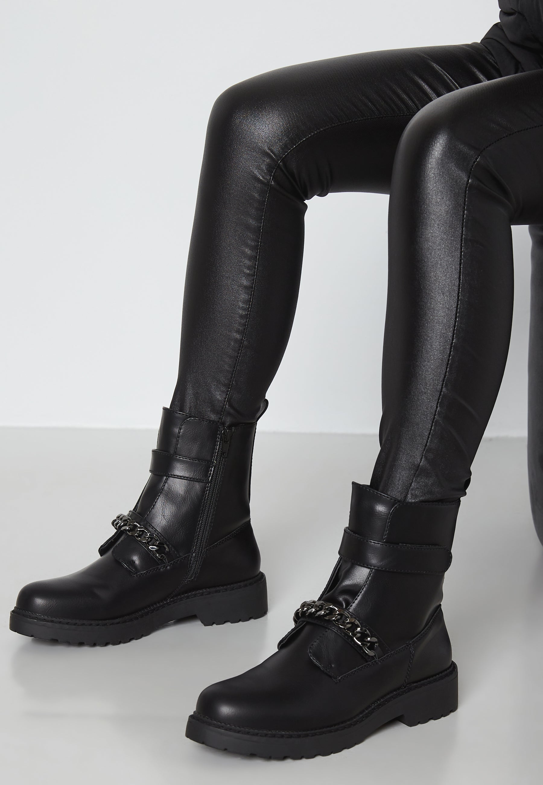 Bianco Delpha Chain Boot