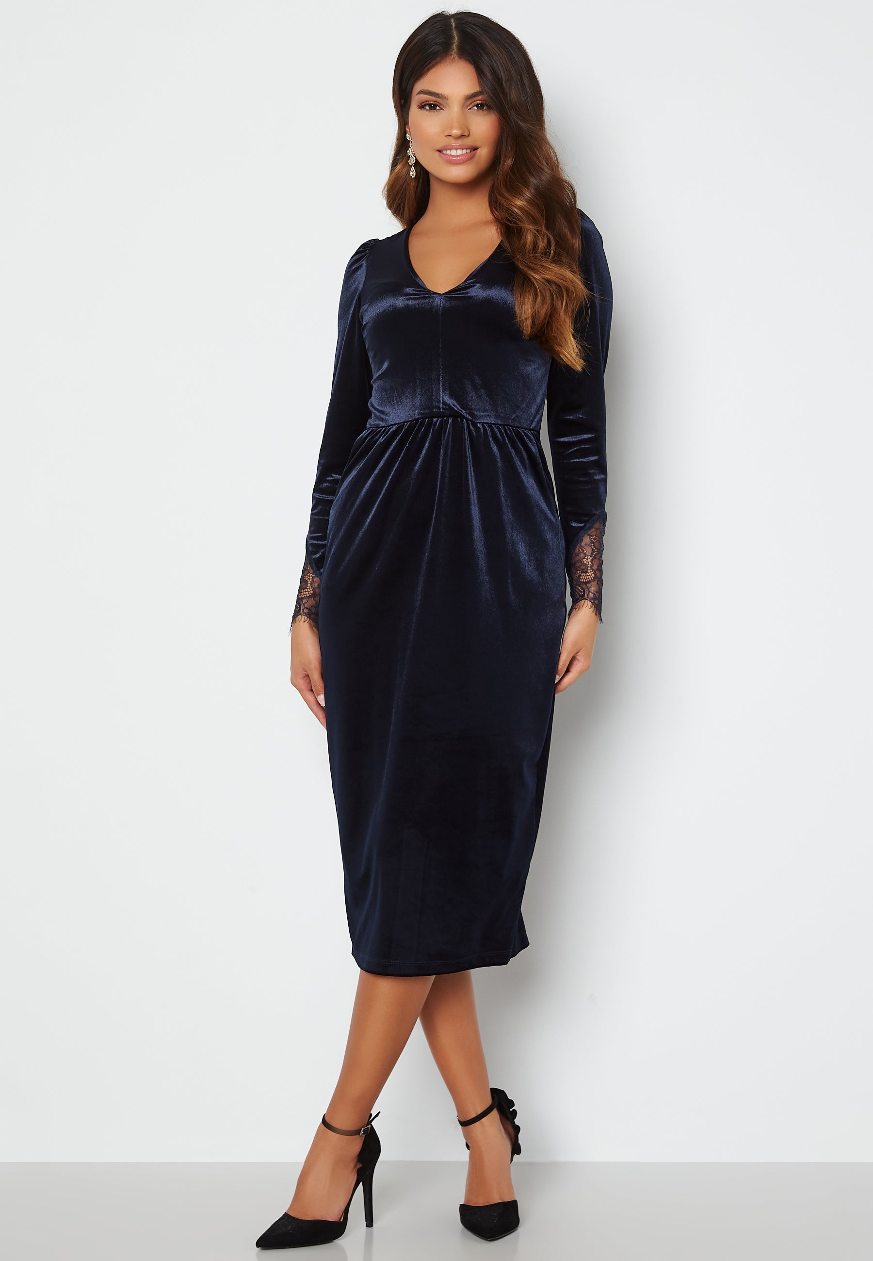 Happy Holly Leonora Velvet Midi Dress