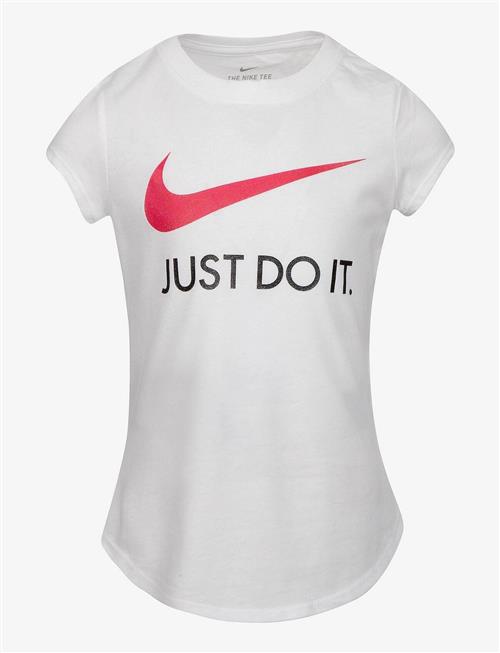 Nike | Nike Sportswear Tee | 92-98