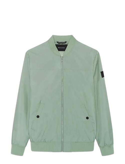 Matinique | Maclay | M