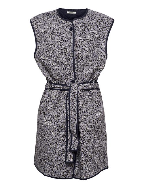 nué notes | Ozzie Vest | 38