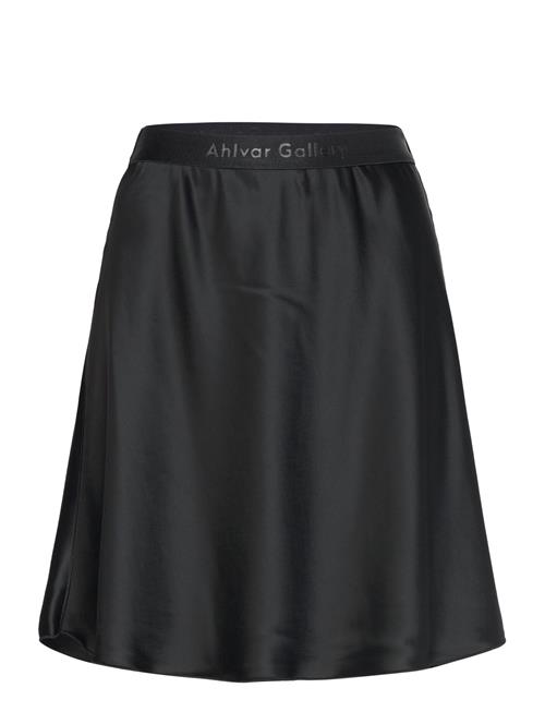 Ahlvar Gallery | Hana Short Satin Skirt | M