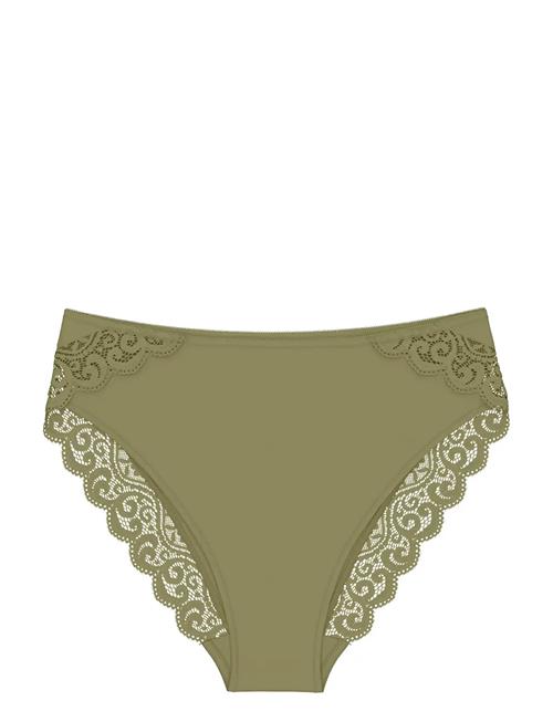 Triumph | Amourette Tai | 38