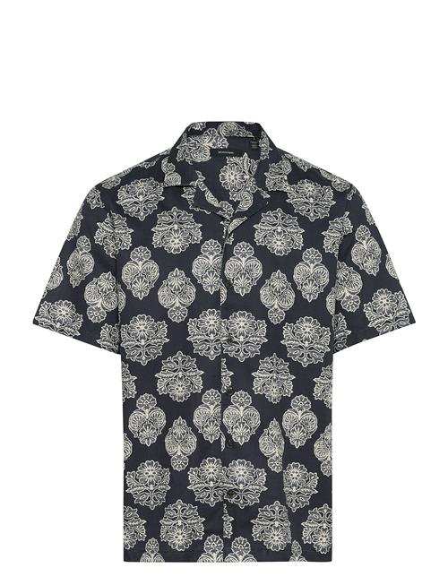 Matinique | Maklampo | M