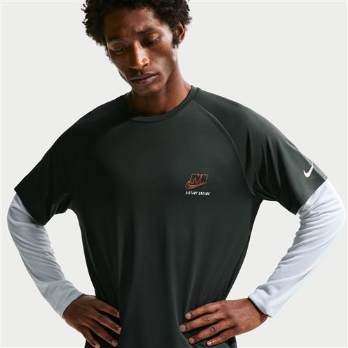 Kortærmet Nike Stride Dri-FIT ADV-løbetop til mænd - grøn