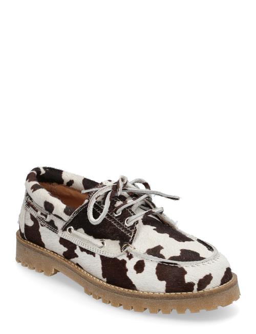 Pavement | Alvina Pony | 38