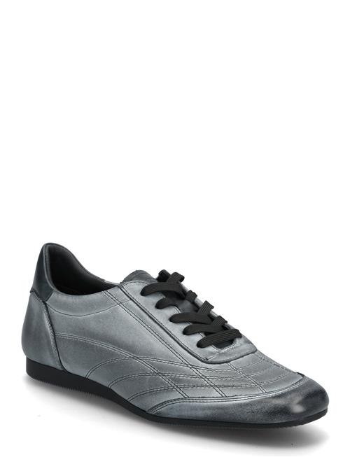 VAGABOND | Hillary | 39