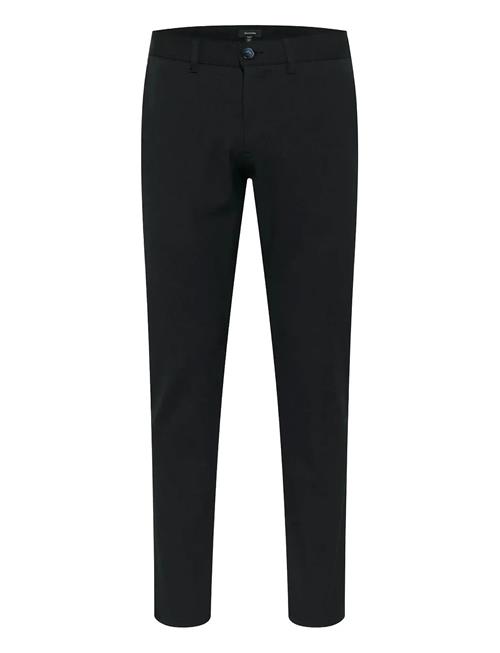 Matinique | Mapristu | 29 x 32