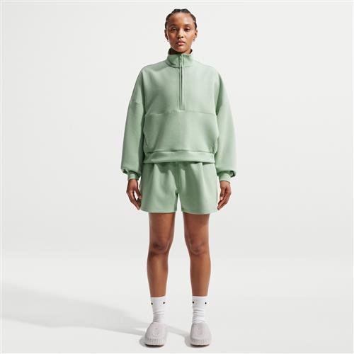 Løse Nike 24.7 ImpossiblySoft Dri-FIT-shorts (10 cm) med mellemhøj talje til kvinder - grøn