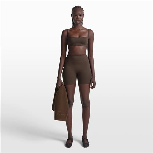 Lille NikeSKIMS-håndklæde til kvinder - brun