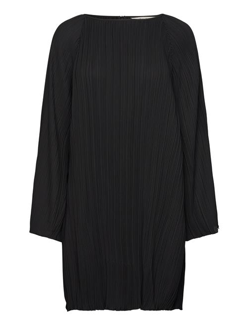 Part Two | Milanapw Dr | 36