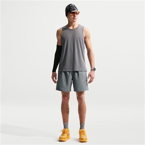 Nike Miler Dri-FIT-løbeshorts (18 cm) med indershorts til mænd - grå