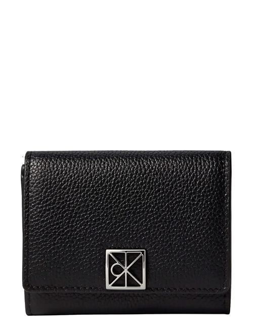 Calvin Klein | Emblem Hw Pebble Trifold W/Zip | ONE SIZE