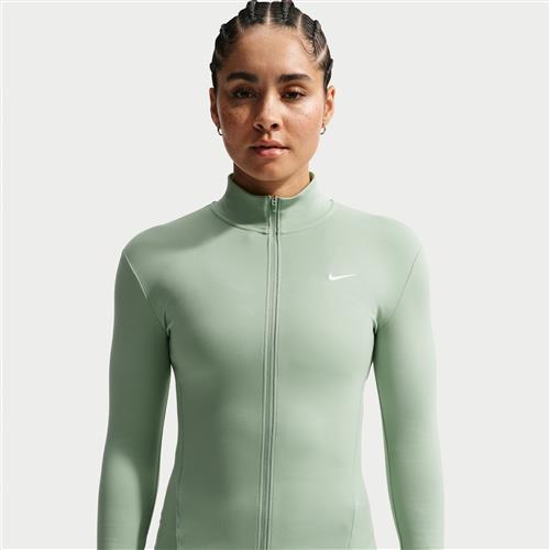 Nike One Fitted Dri-FIT-jakke med lynlås i fuld længde til kvinder - grøn