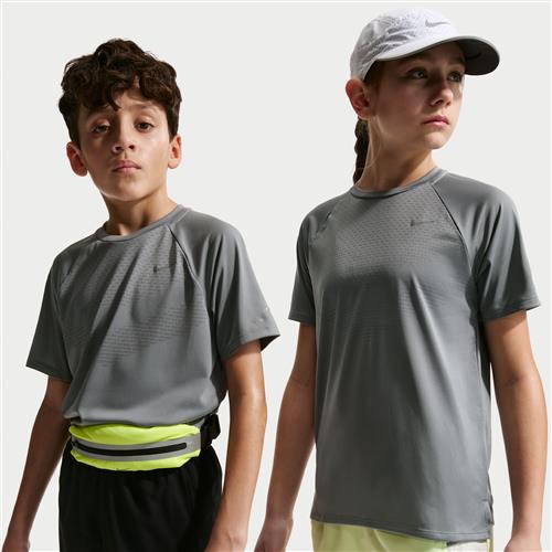 Kortærmet Nike Stride Dri-FIT-top til større børn - grå