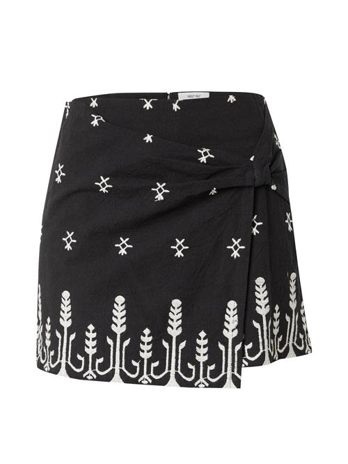 ABOUT YOU Nederdel 'Elna'  sort / hvid