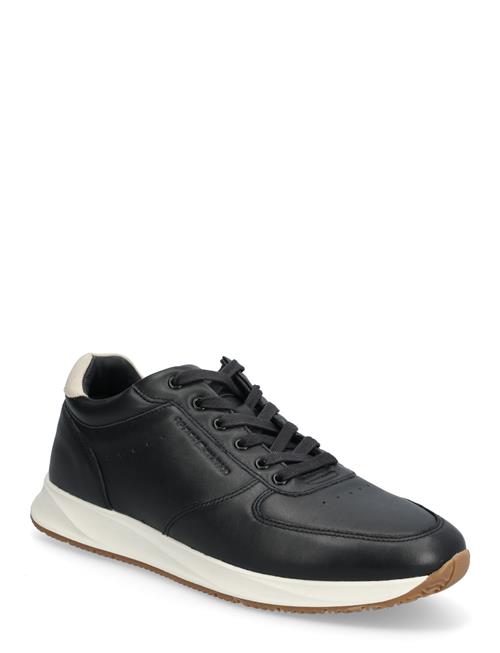 Se Tommy Hilfiger | Newport Lth | 46 hos Booztlet