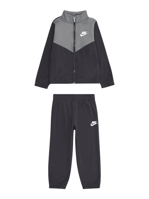 Nike Sportswear Joggingdragt 'ESSENTIALS'  grå / mørkegrå / hvid