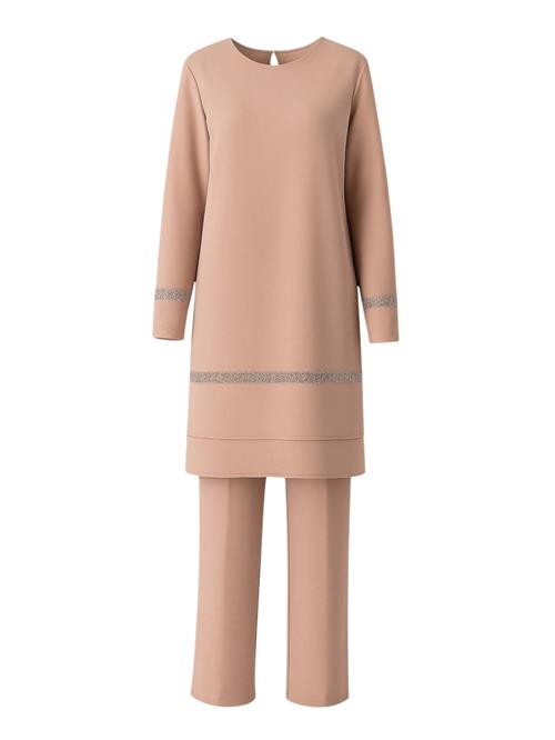 fashionshowcase Buksedragt 'NEVRA'  camel