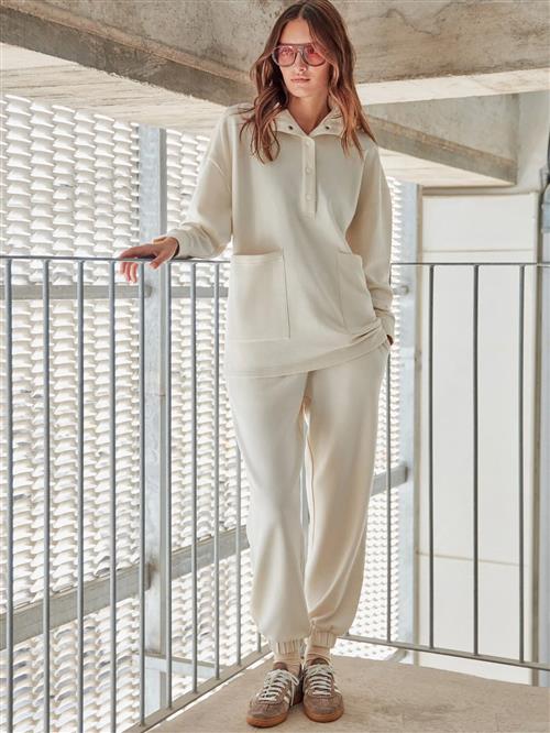 Gisela Bukser  creme