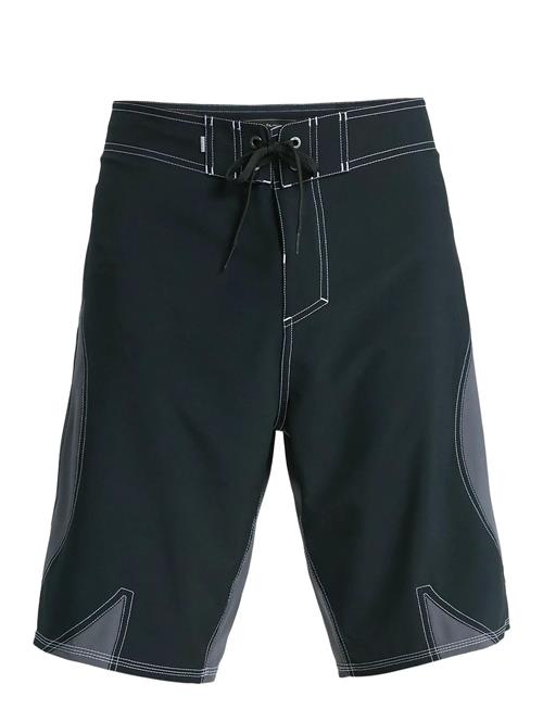 Quiksilver | Mercury Trident 21 | 38