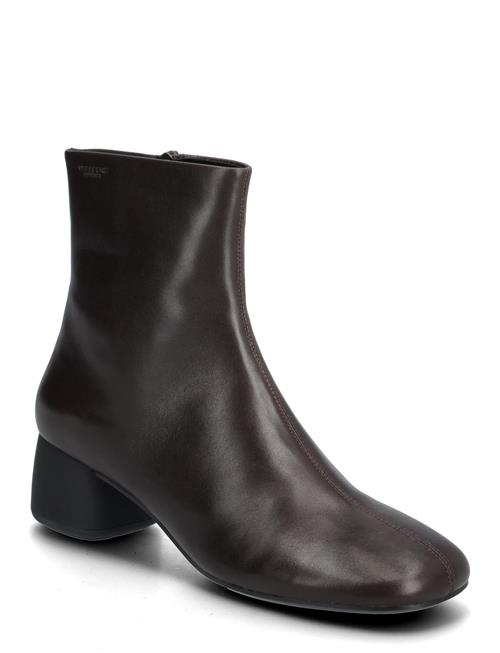 VAGABOND | Livia | 41