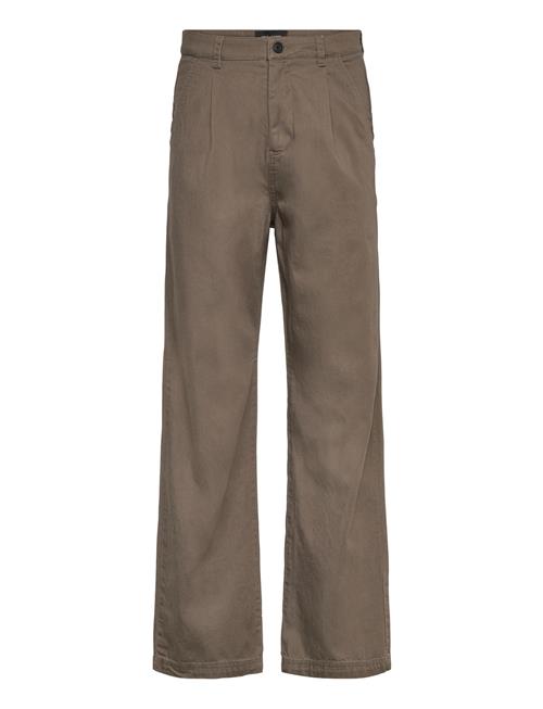 Lyle & Scott | Enzyme Wash Pleated Trouser | 30 x 30